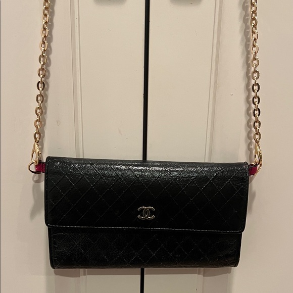 CHANEL Black Leather Clutch with fashion Gold Chain - Picture 4 of 16